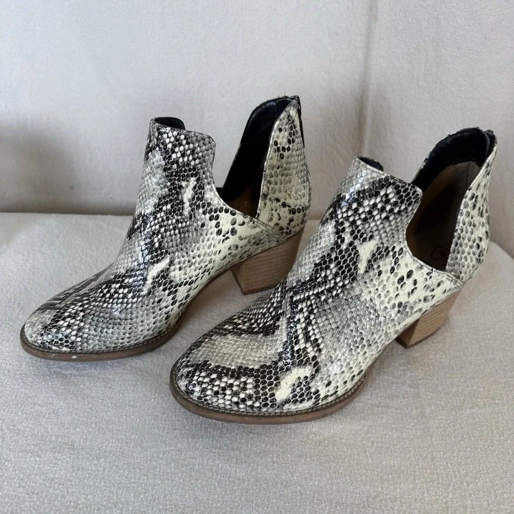 Blondo Waterproof Booties‎ B6689 236 Size 8.5M Cream Black Mock Snakeskin